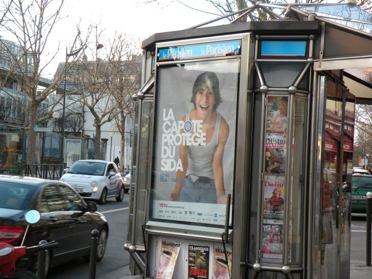  pub, la capote protège du SIDA